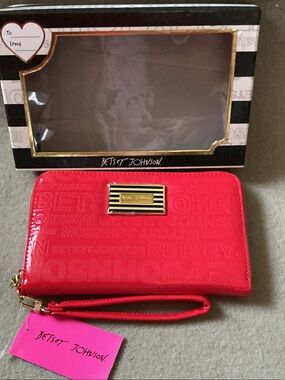 Betsey Johnson Hot Pink Patent Wristlet Wallet with Gold Plate
